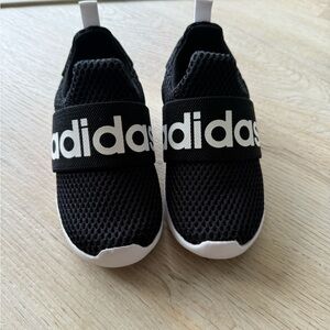 Adidas kids shoe 7k - never used